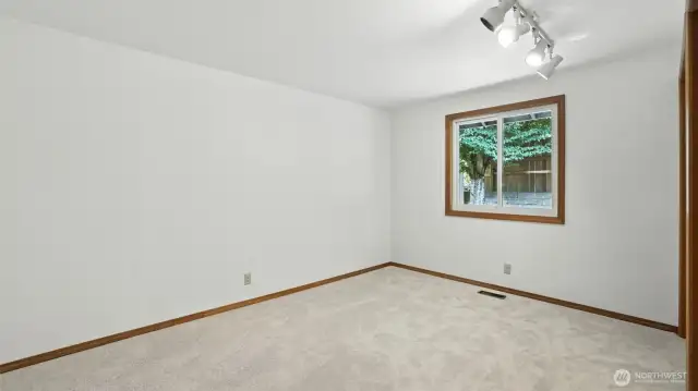 Guest Bedroom #1