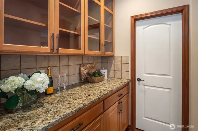 Butler's Pantry + Large Walk-In Pantry