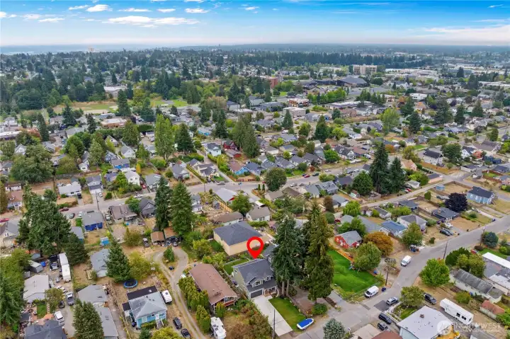 Minutes from the freeway and 6th Ave and Proctor!