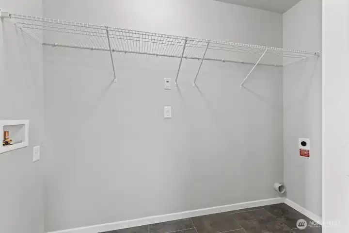 Photographs are for illustrative purposes only. Features, finishes, interior/exterior colors, landscaping and floorplan shown may vary from actual homes built.