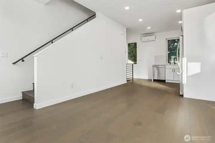 Living room/dining area