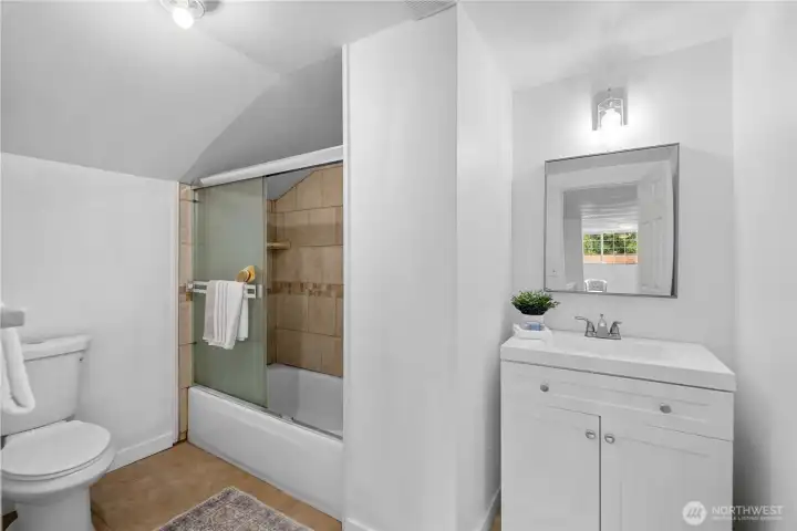 Full Bathroom Upstairs