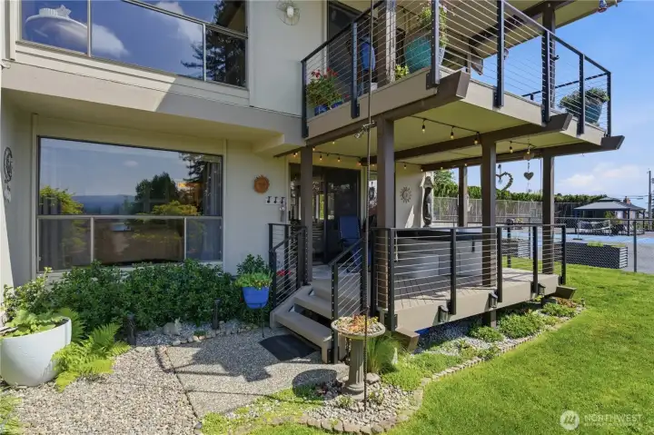 Enjoy the grassy space behind the home without the upkeep—the HOA handles the maintenance, so all you have to do is relax and enjoy it.