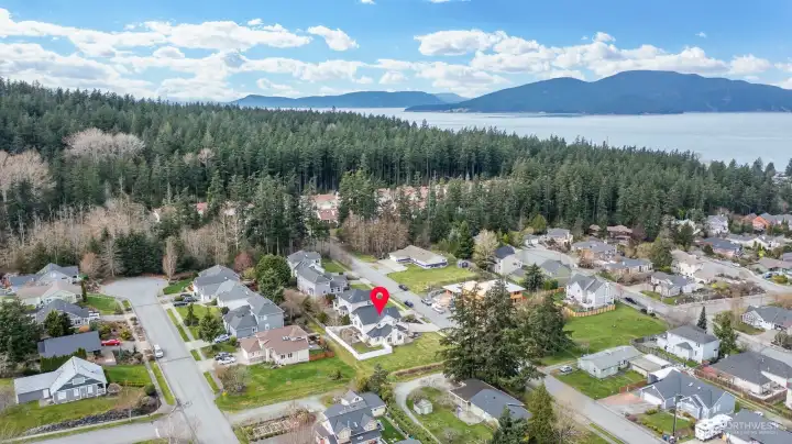 Enjoy direct access to ACFL to the west—nearly 3,000 acres featuring 50 miles of multi-use trails, scenic lakes, and endless outdoor recreation.