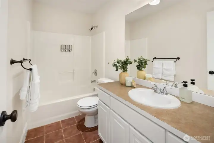 En-suit bathroom.
