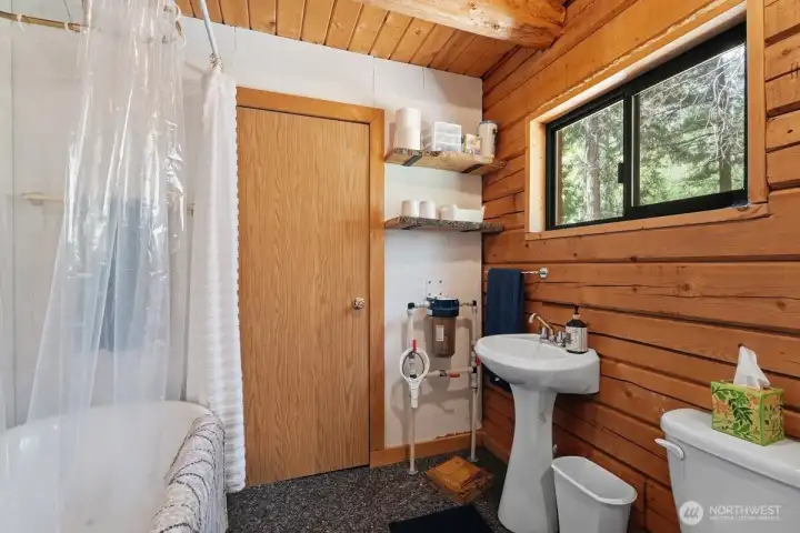 Full bathroom