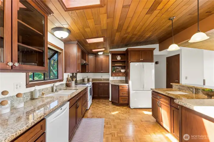 An abundance of cabinetry awaits! An abundance of cabinetry awaits!