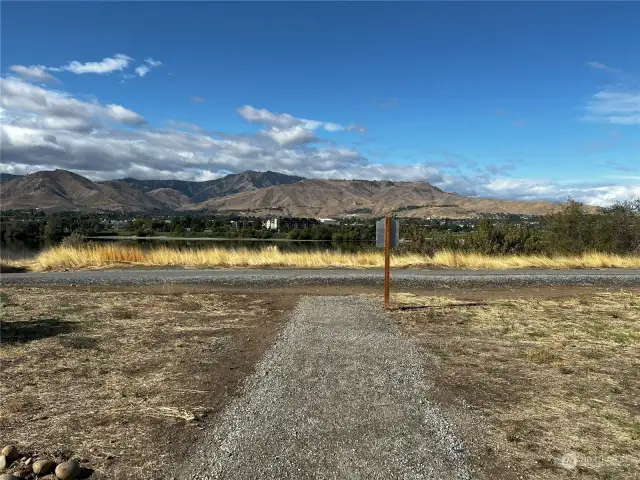 Easy Access to the Apple Capital Loop Trail
