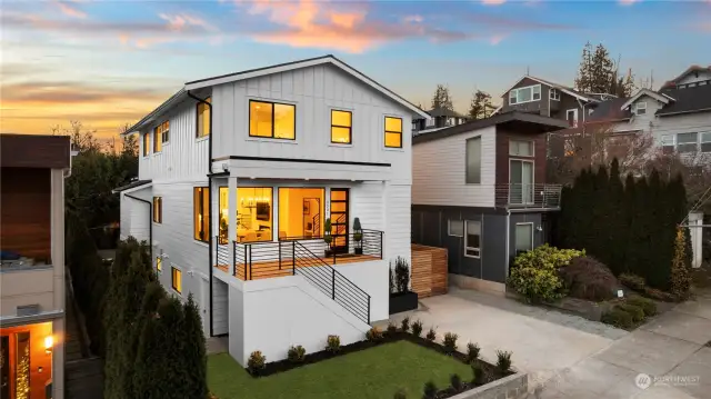 Welcome to this beautifully updated home in  Seattle!