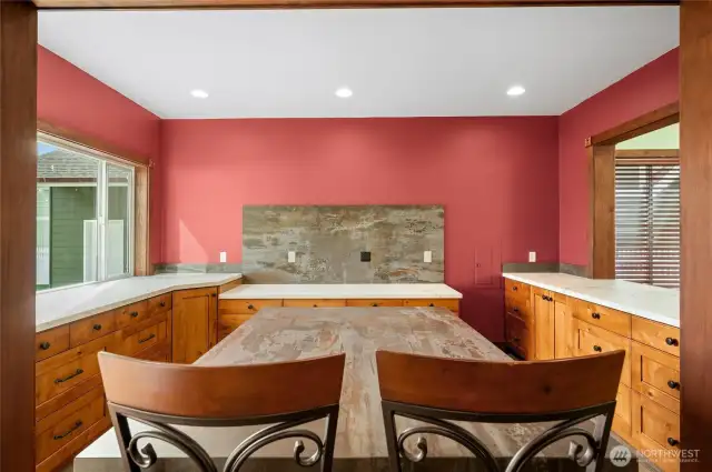 Huge Prep Kitchen/Butler Pantry