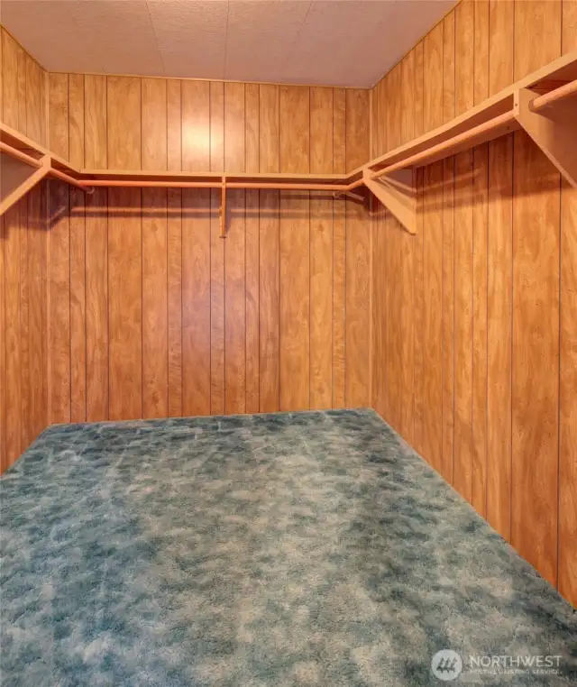 Large primary walk-in closet