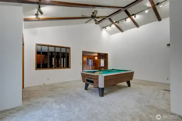 Family room, cont