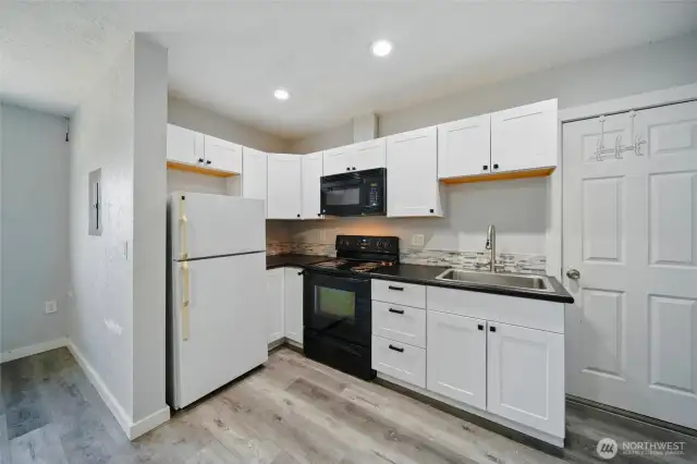 Full Kitchen in studio