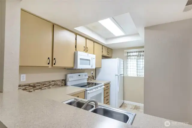 Kitchen with eating bar