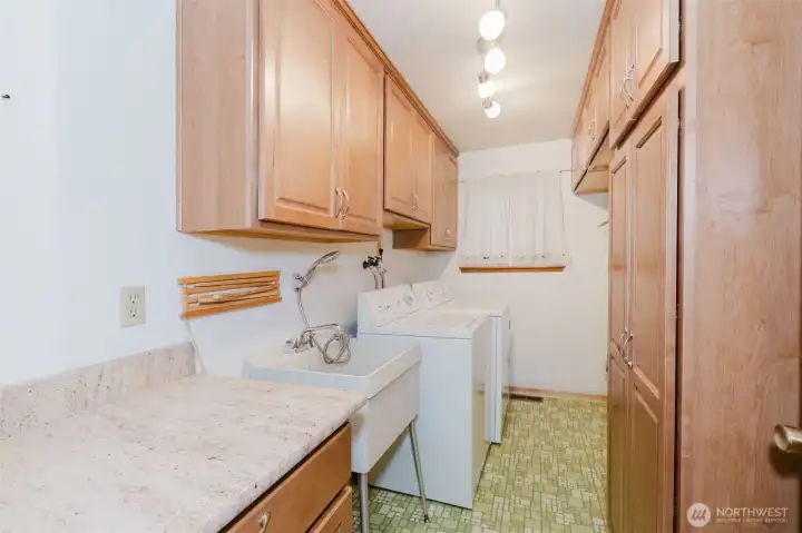 Laundry room with lots of storage
