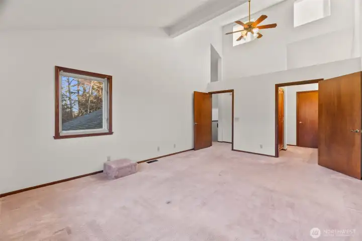 Upstairs - Large Primary Bedroom