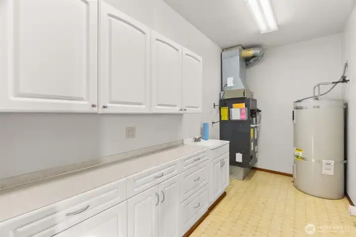 Bonus Utility Room off garage