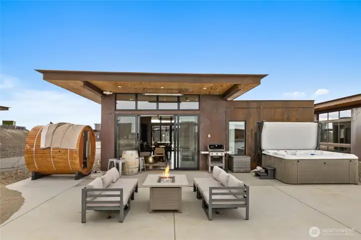 Who wouldn't want to spend their days in this lovely back yard.