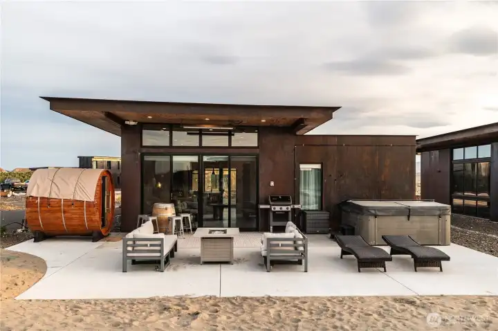 Enjoy such a lovely outdoor area.