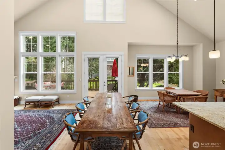 Large base for entertaining and gathering with peekaboo views of Puget Sound