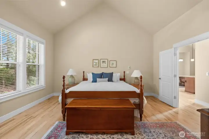 Spacious vaulted ceilings