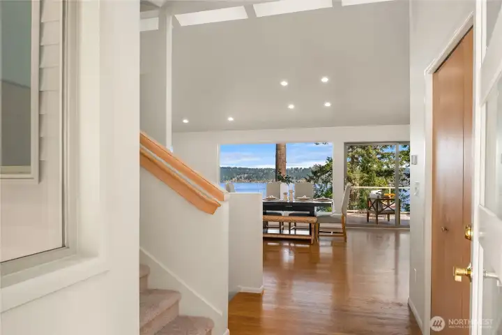 Views as soon as you step inside! Views as soon as you step inside!