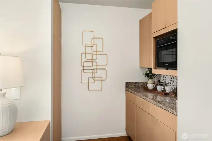 Kitchen with abundant storage! Kitchen with abundant storage!