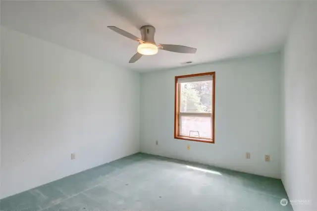 Upstairs third bedroom.