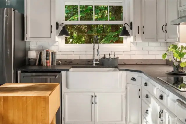 Leathered and honed granite countertops