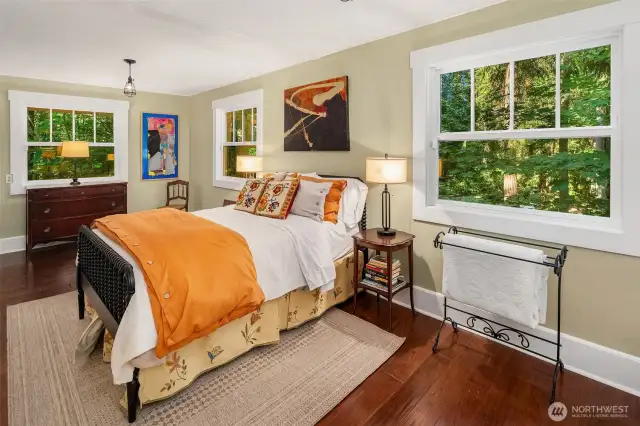 Middle floor bedroom