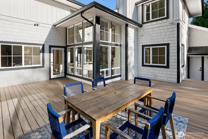 Expansive attached deck