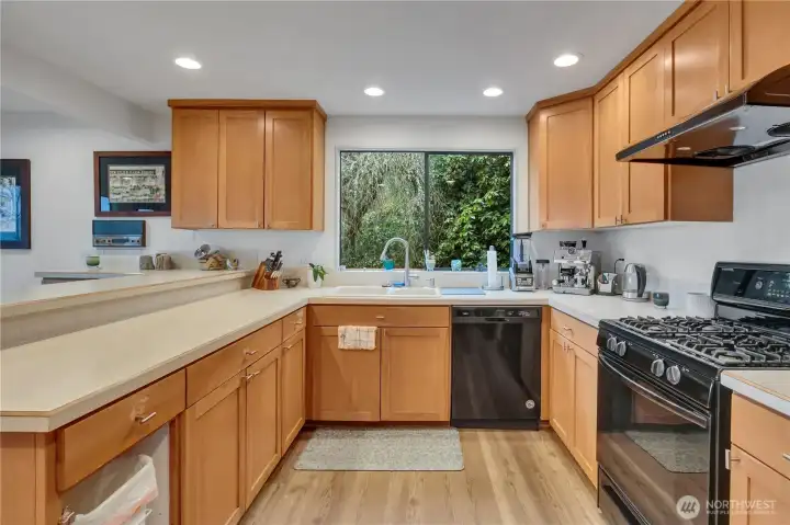 Another view of the kitchen.