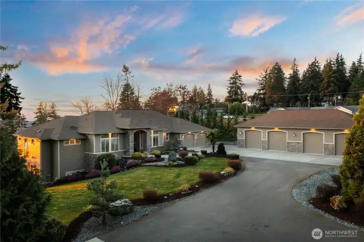 Exquisite Fife Heights Estate featuring Panoramic Views situated on 2.69 acres