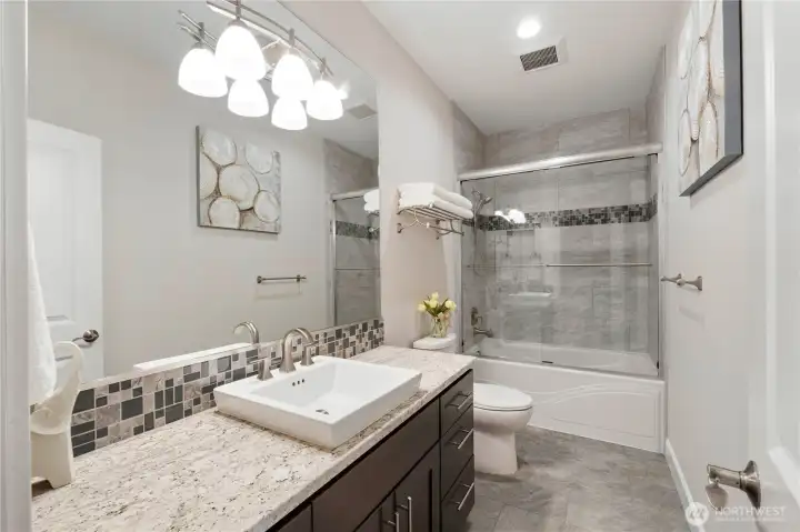 Full bath next to main floor bedroom