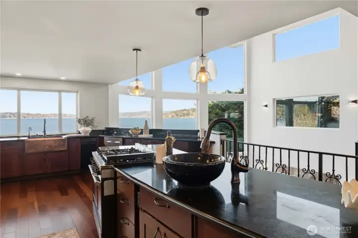 Kitchen Maximizes Lake Views