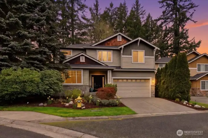 An exceptional floor plan by Murray Franklyn, ideally situated on a quiet cul-de-sac and backing to a serene greenbelt