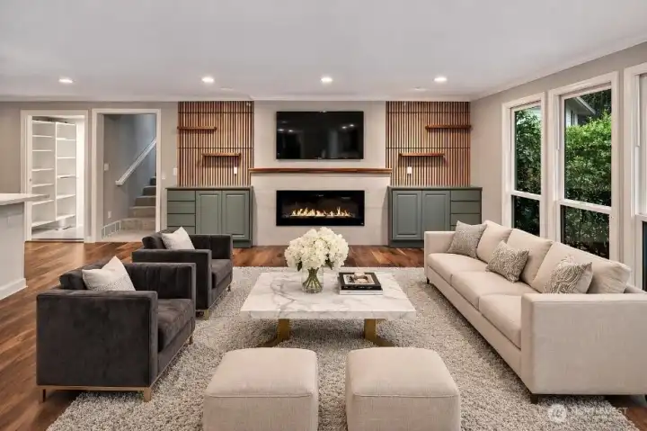 Living room, front entry to the right. Living room, front entry to the right.