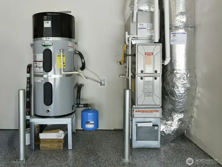 Electric water heater and 90+ gas furnace for comfort year-round. Service records show meticulous care.