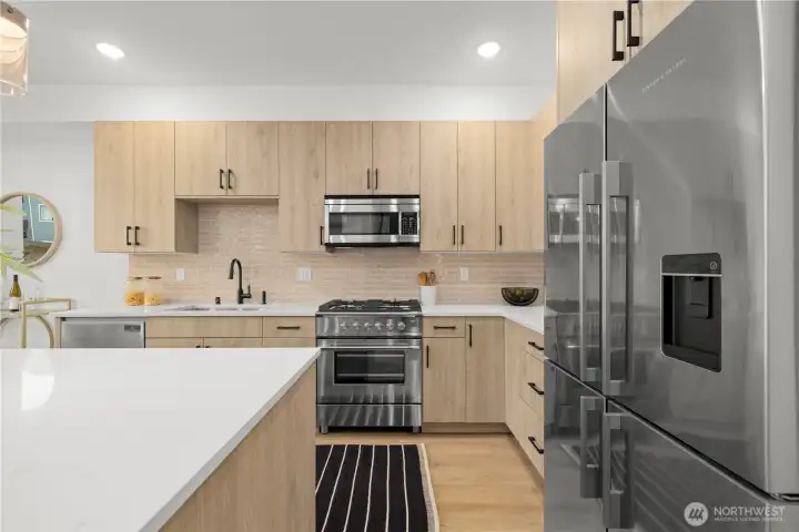 Photos of similar home for illustrative purposes. Photos of similar home for illustrative purposes.