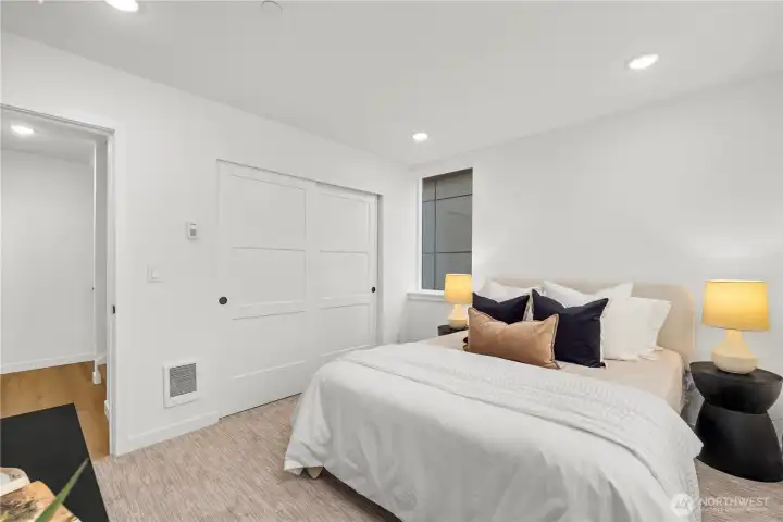 Photos of similar home for illustrative purposes. Photos of similar home for illustrative purposes.