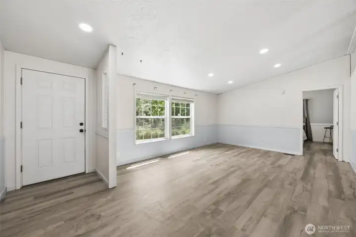 Updated Auburn Hills home showcasing modern upgrades throughout, new LVP flooring, baseboards, ceiling and wainscoting. This refreshed space blends comfort with style, making it truly move-in ready. A perfect fit for anyone seeking quality and convenience.