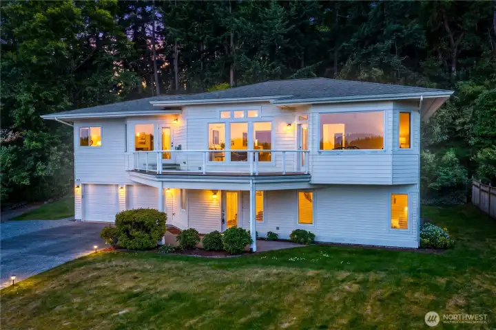This stunning home offers a bright and airy upper-level living space, with large windows framing beautiful natural surroundings, a spacious yard, and a peaceful, private setting. This stunning home offers a bright and airy upper-level living space, with large windows framing beautiful natural surroundings, a spacious yard, and a peaceful, private setting.