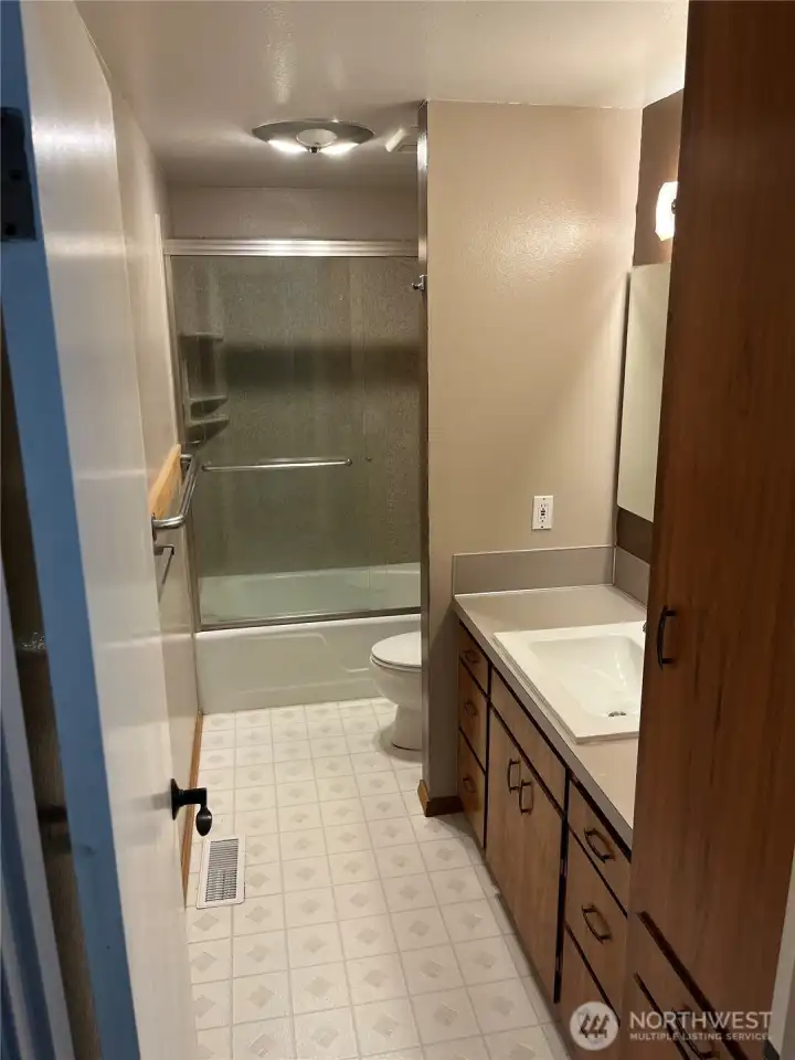 Hall Bath Hall Bath
