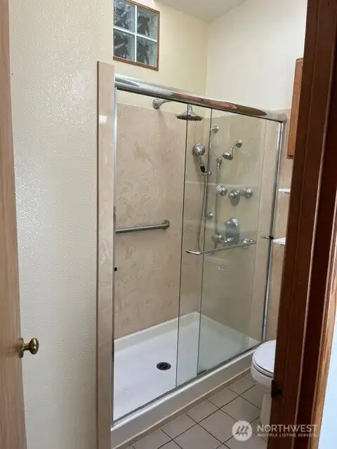 Full Bath Full Bath