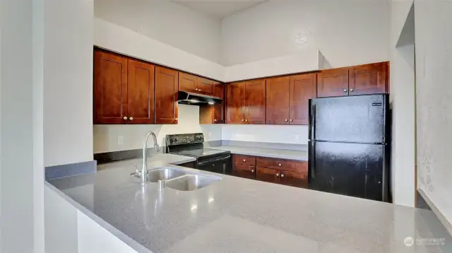 Great sized kitchen with ample counter space and all appliances stay.