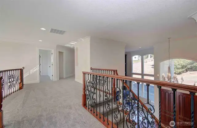 Hall to bedrooms