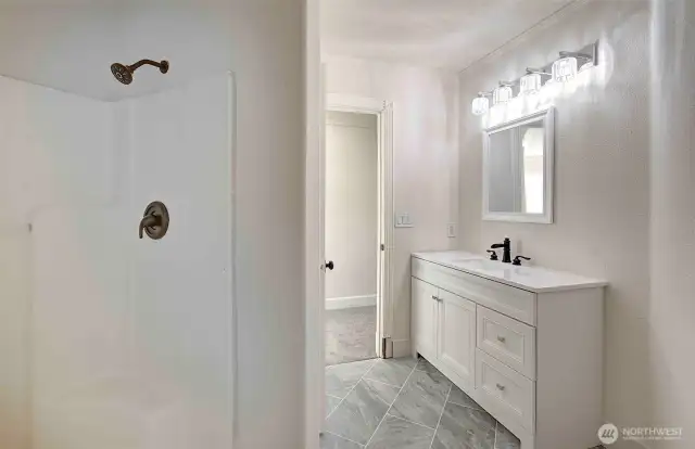 Bath next to Bonus room
