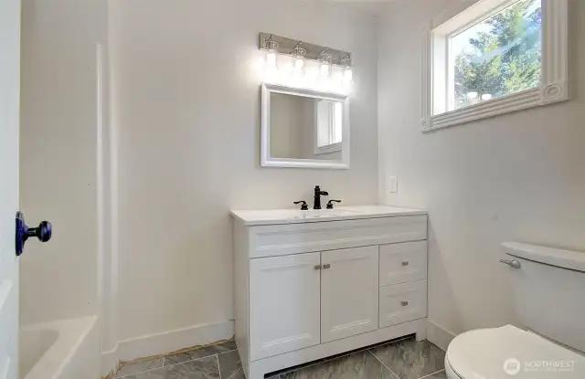 Bath next to Bonus room