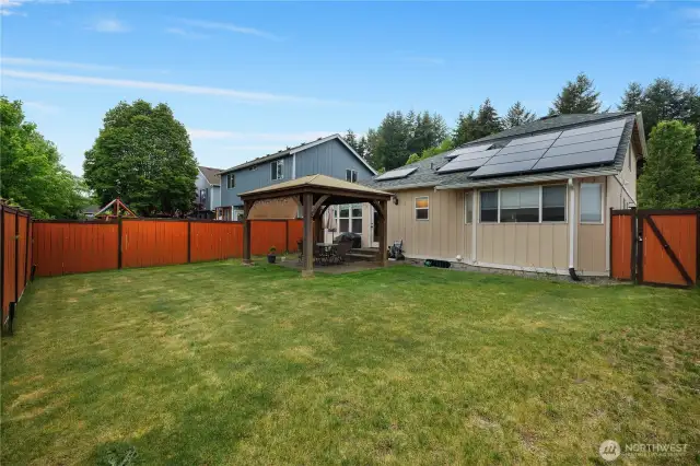 Big Backyard! nice covered patio for just sitting!