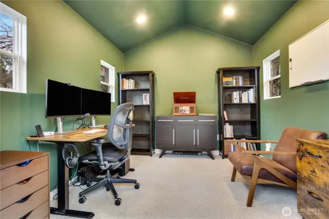 Upon entering this space, you are welcomed by vaulted ceilings, large, freshly cleaned carpeting, and soothing, modern paint. The ideal space to get away from it all!